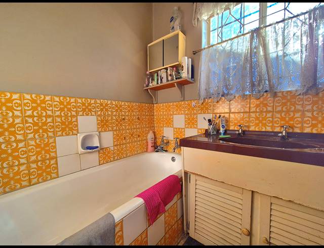 4 BEDROOM FREEHOLD FOR SALE IN VAN DYK PARK